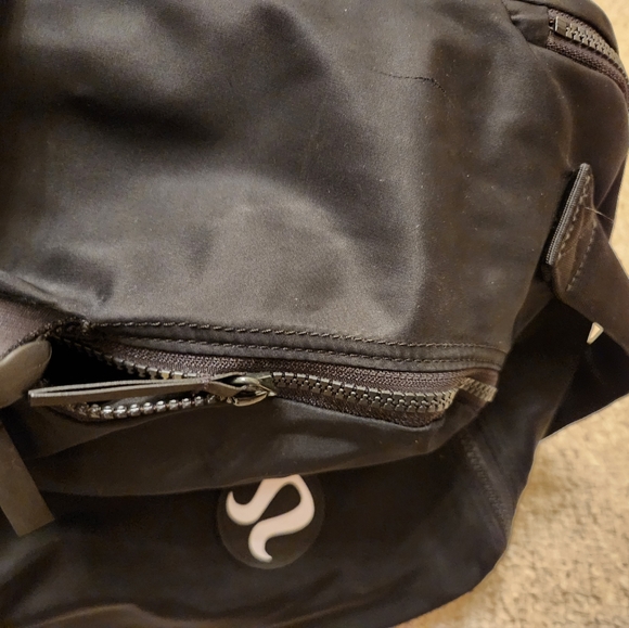Lululemon New Crew Backpack 20L RARE FIND - Picture 15 of 15